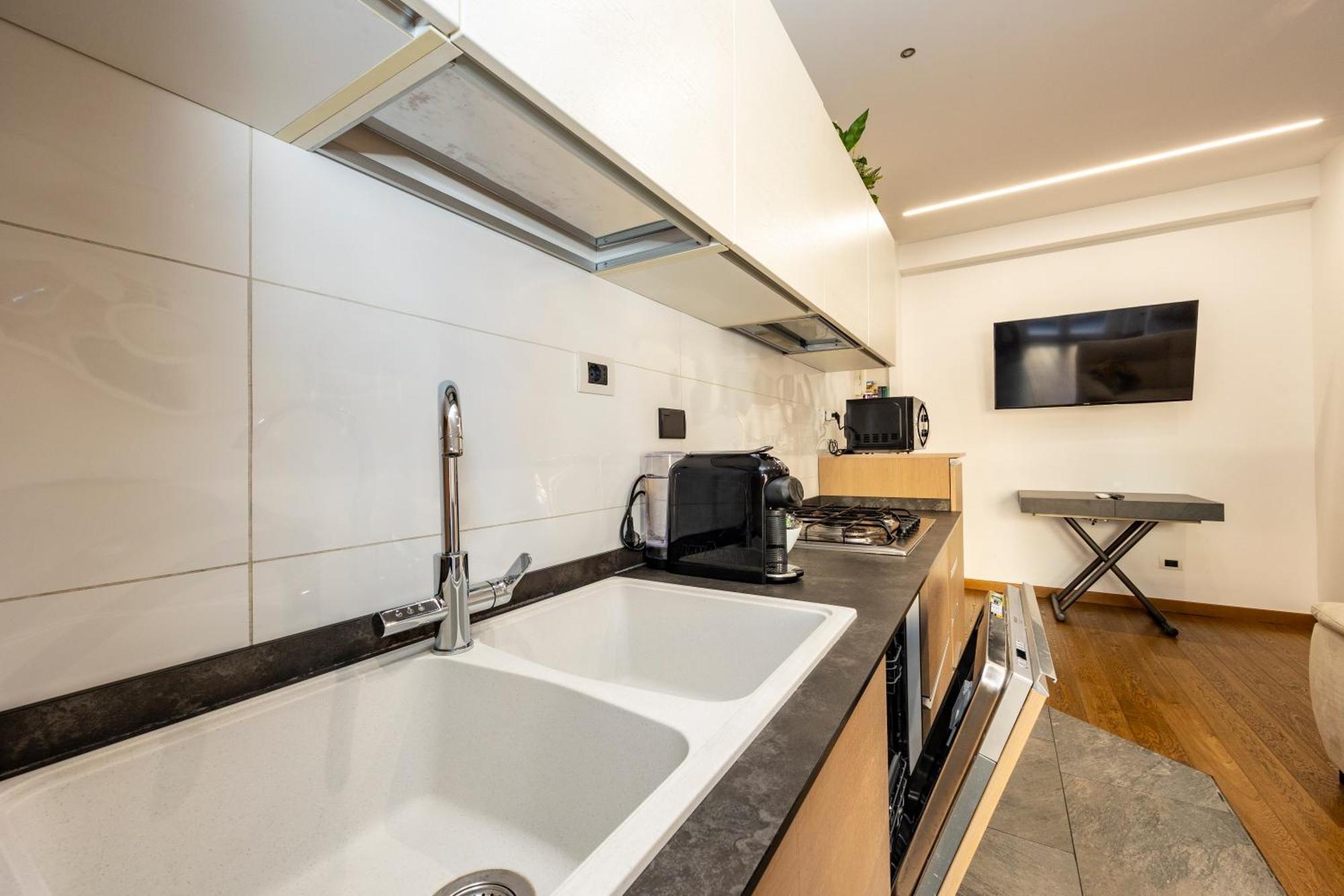 Stylish Apartment Rome Air Conditionig Wifi Tv 50 Metro 4 Minutes Away Buitenkant foto